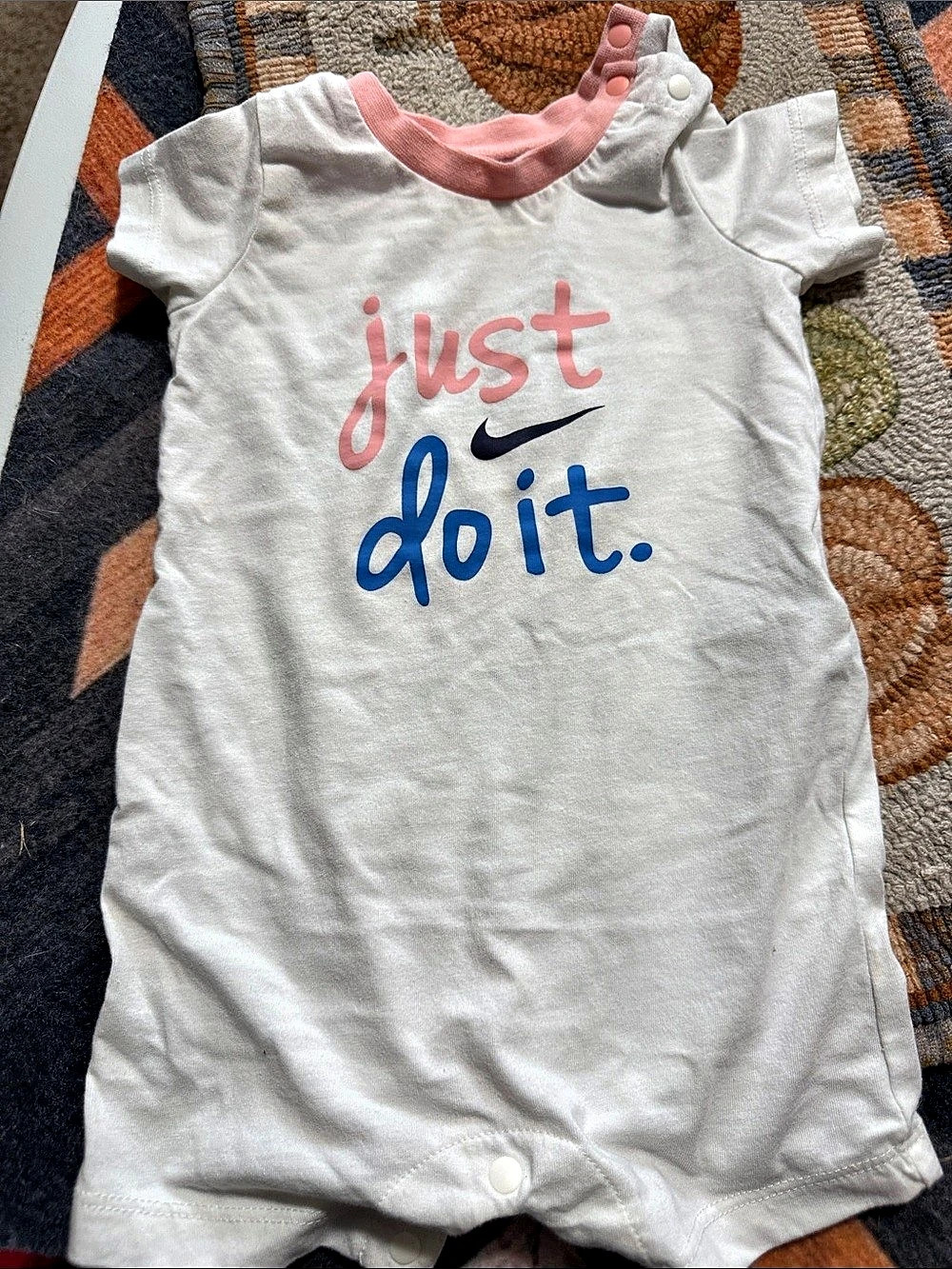 Nike Baby Bodysuit Just Do It. White & Pink Baby 0-6M